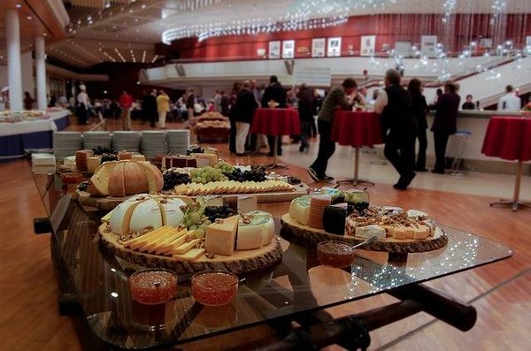 Travailler avec votre traiteur pour une expérience gastronomique parfaite
