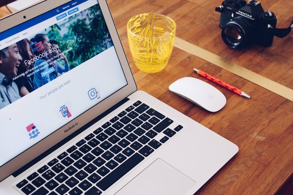Comment synchroniser son agenda d'événements avec ses contacts et ses réseaux sociaux ?